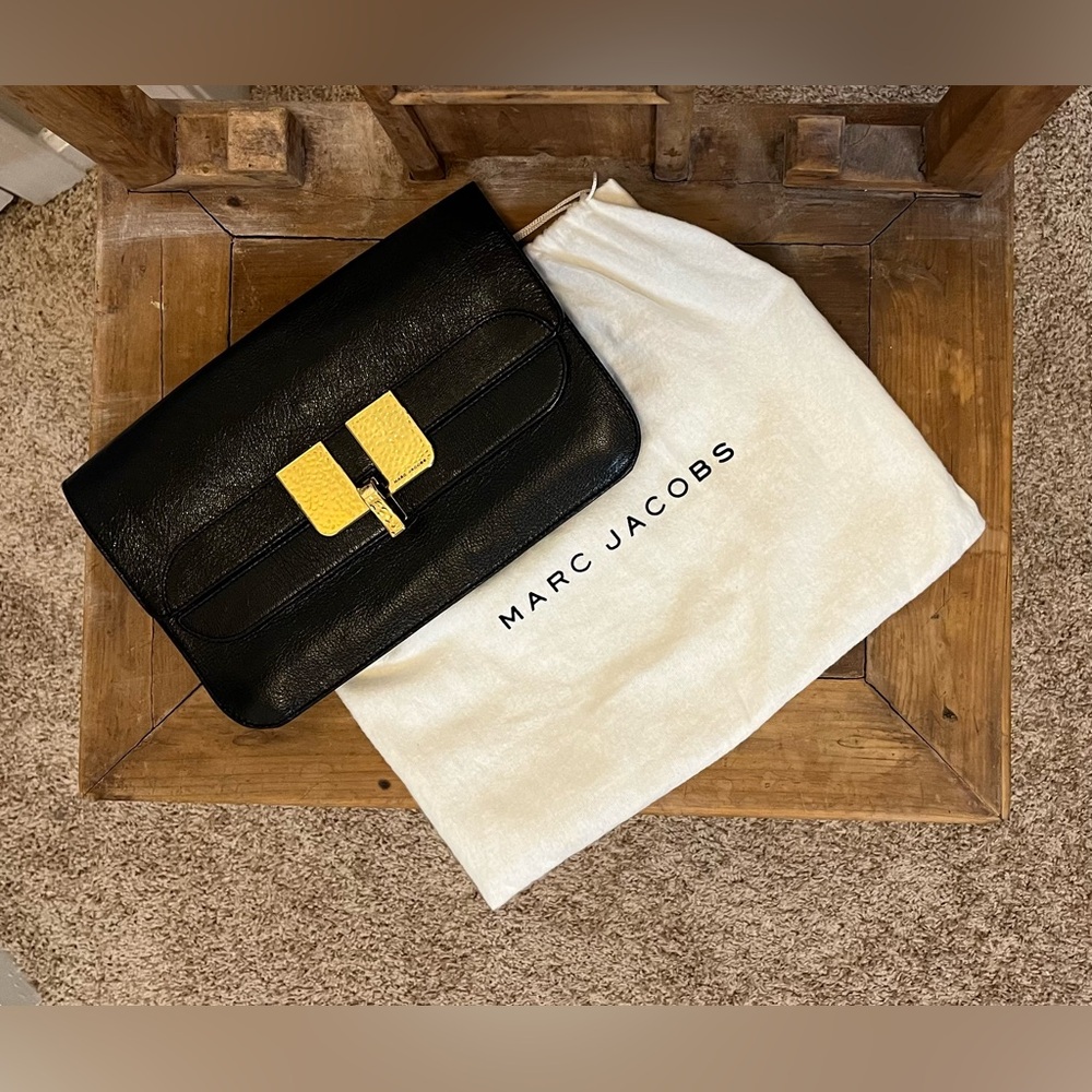 NWT Marc Jacobs The Astor Textured Black Leather Clutch